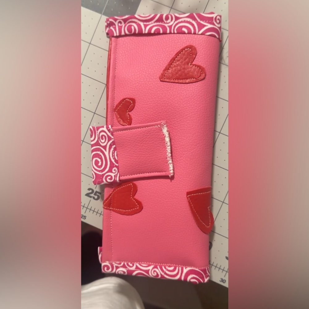 Valentines Heart Wallet - ON SALE NOW 🩷⭐️